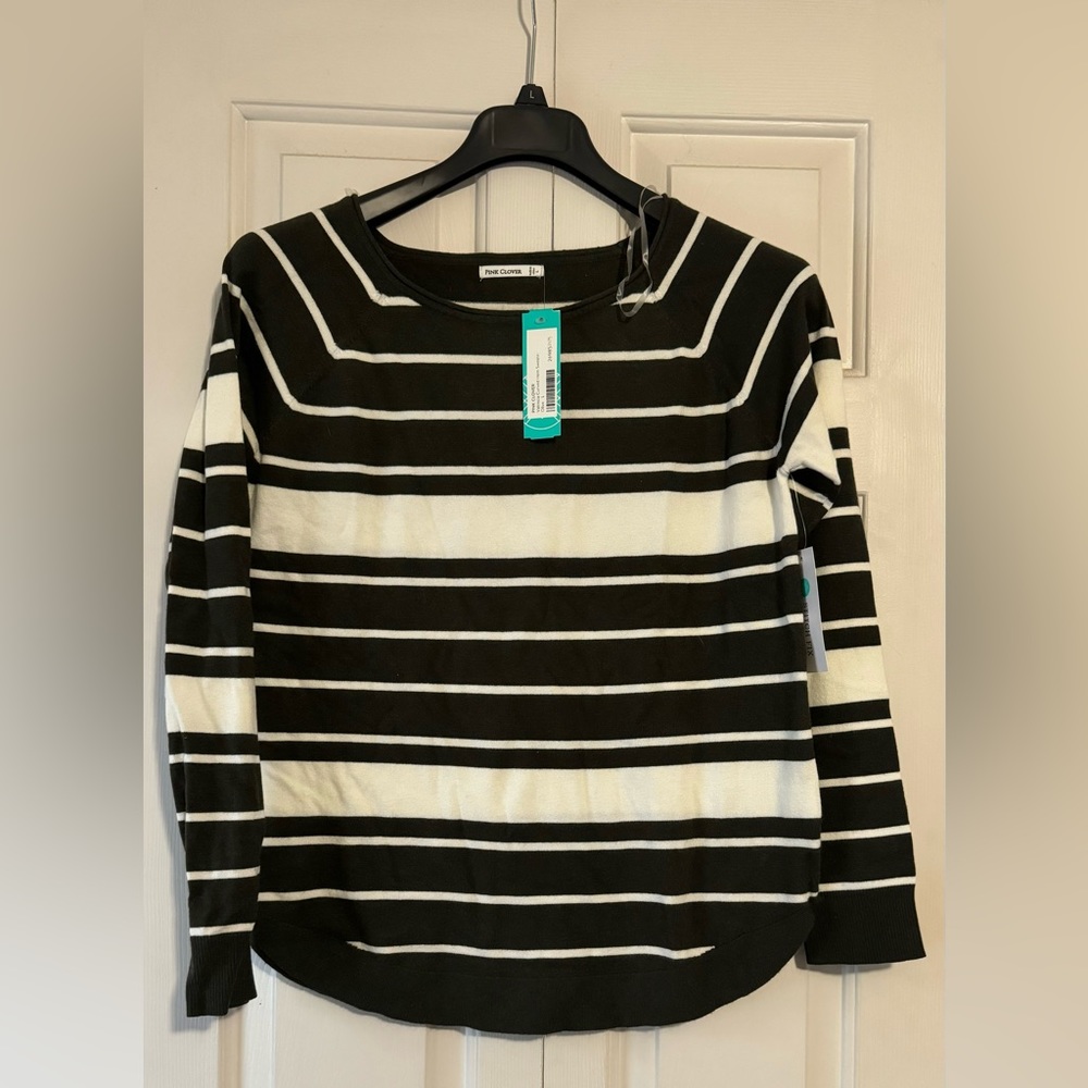 Pink clover sweater brand new with tag. Size L